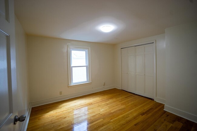 Foto del edificio - Available 7/1/26 Back Upper Deck Overlooki...