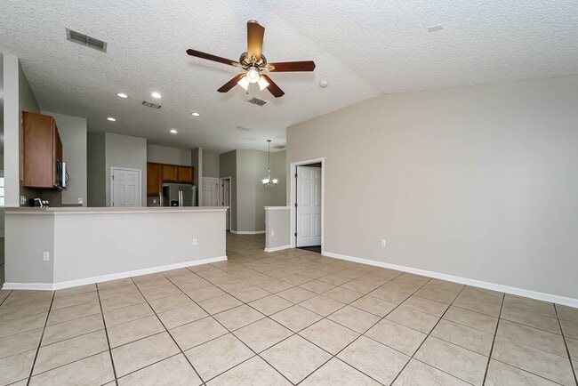 Building Photo - 2844 Cross Creek Dr