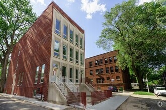 Building Photo - 2812 N Mildred Ave