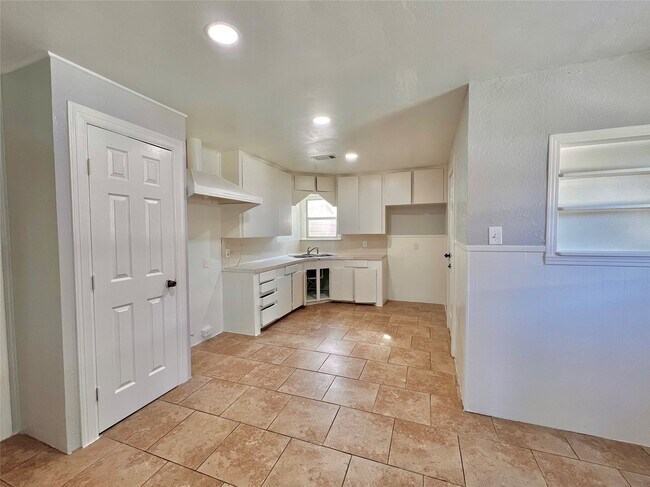 Foto del edificio - 914 Bunton St