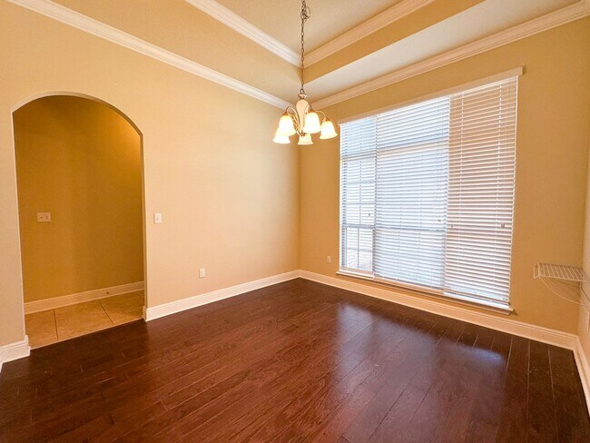 Foto del edificio - Well maintained 4 bedroom home with 2 car garage