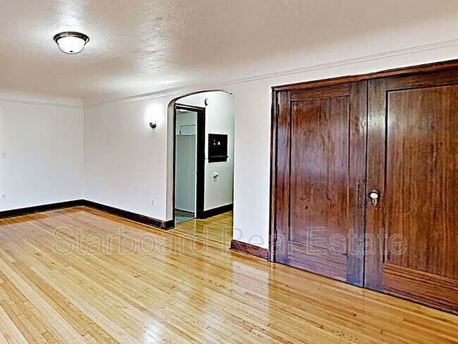 Foto del edificio - 801 M.L.K. Jr Way