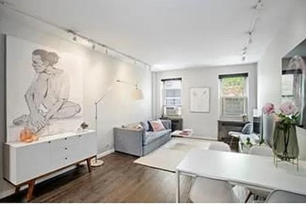 Foto del edificio - 210 W 19th St