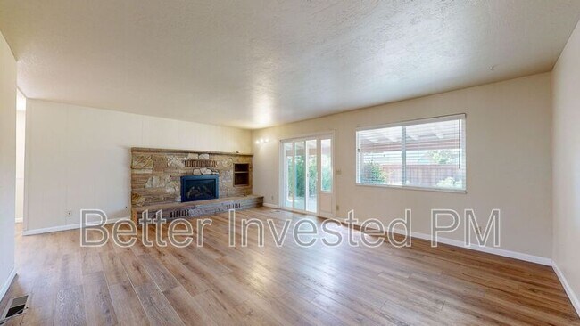 Building Photo - 381 Zinfandel Dr