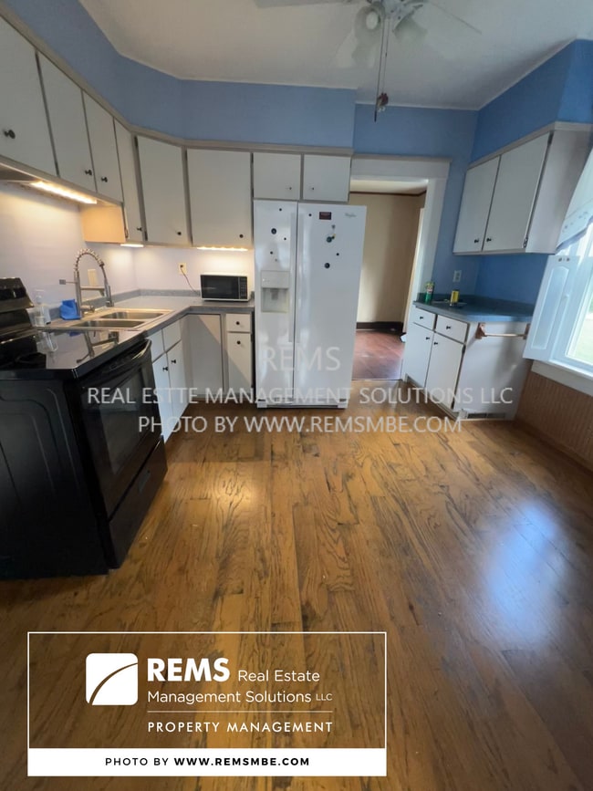 Building Photo - 120 13th St