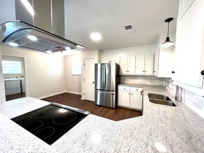 Building Photo - 3041 Singletary Dr