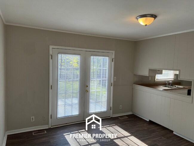Building Photo - 3121 Teton Cir NW
