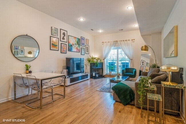 Building Photo - 3225 W Fullerton Ave