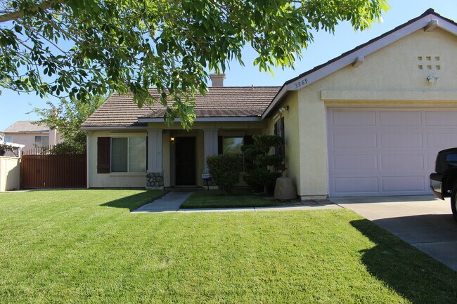 Foto del edificio - 3365 Summer Breeze Ave