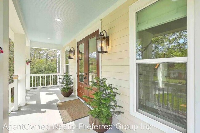 Building Photo - 4 br, 3 bath House - 242 6th Ave