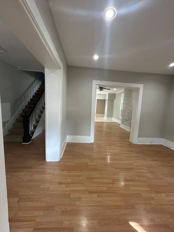 Foto del edificio - 1304 Oakwood Ave