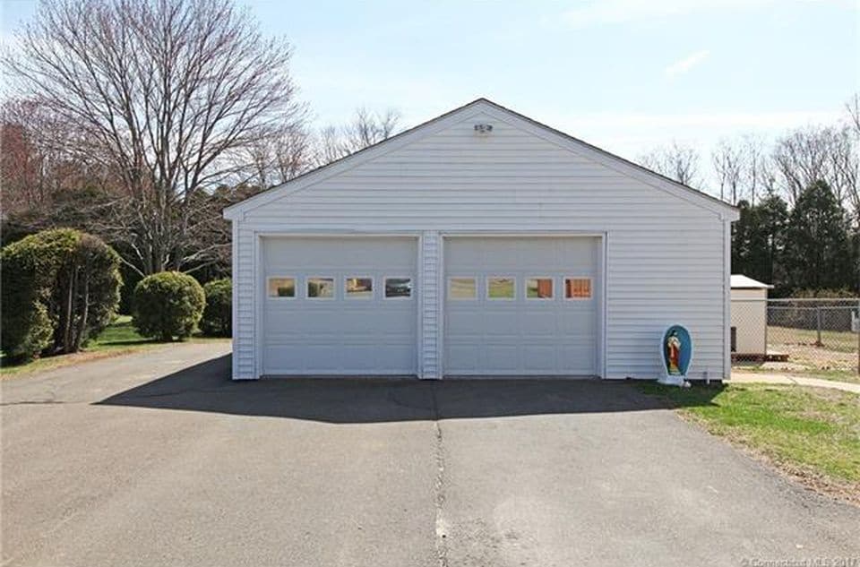 1946 Poquonock Ave Unit 2, Windsor, CT 06095 Apartments in Windsor