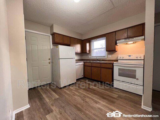 Foto del edificio - 802 Hartford Ave