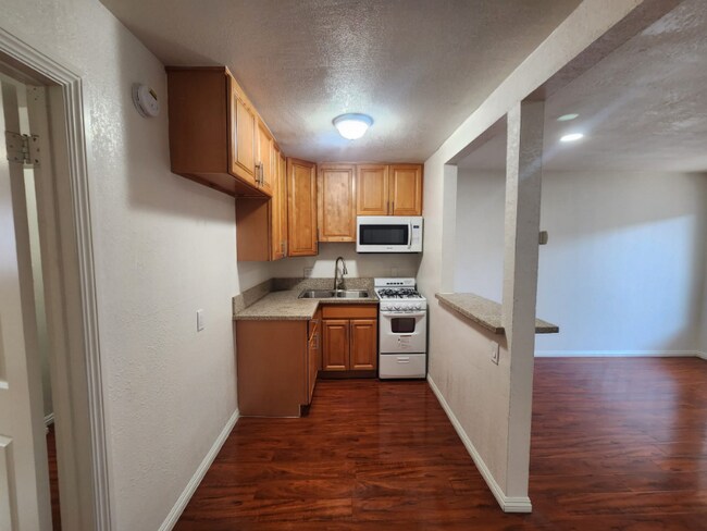 Foto del edificio - 12920 Dalewood St