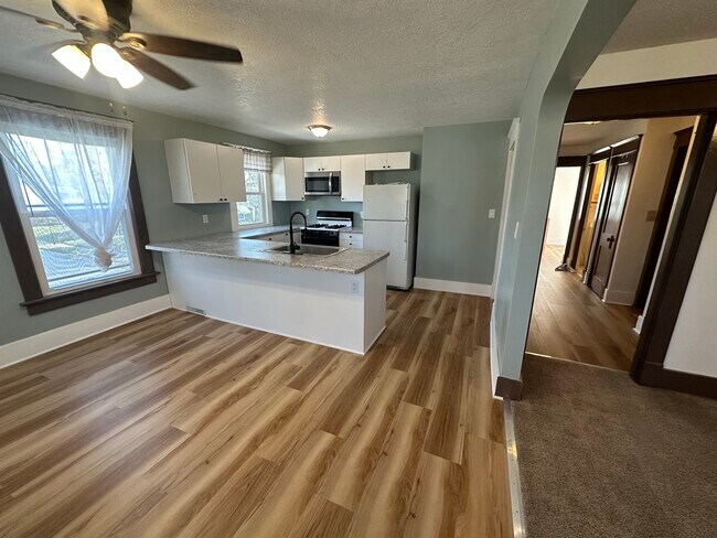 Foto del edificio - 221 E Dover Ct