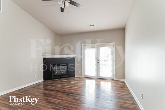 Building Photo - 2816 Harcourt Dr