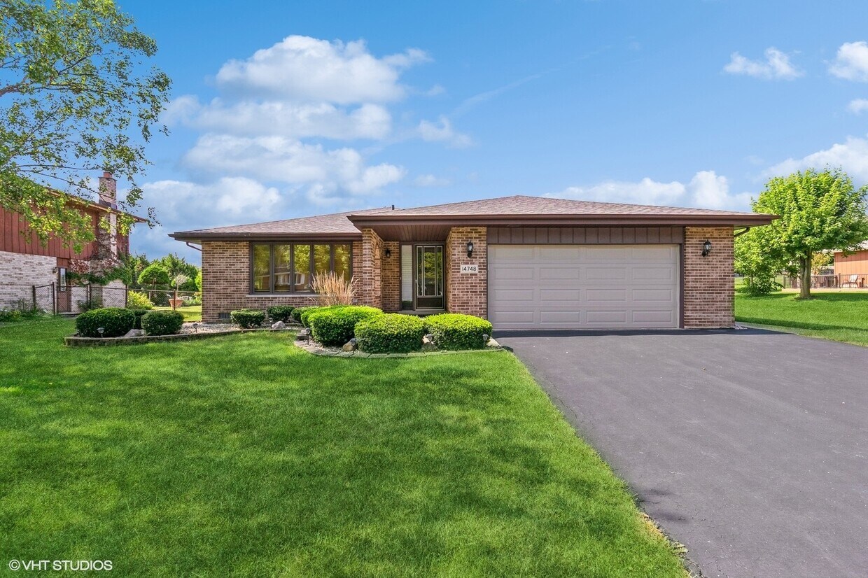 Primary Photo - 14748 Sprucecreek Ln