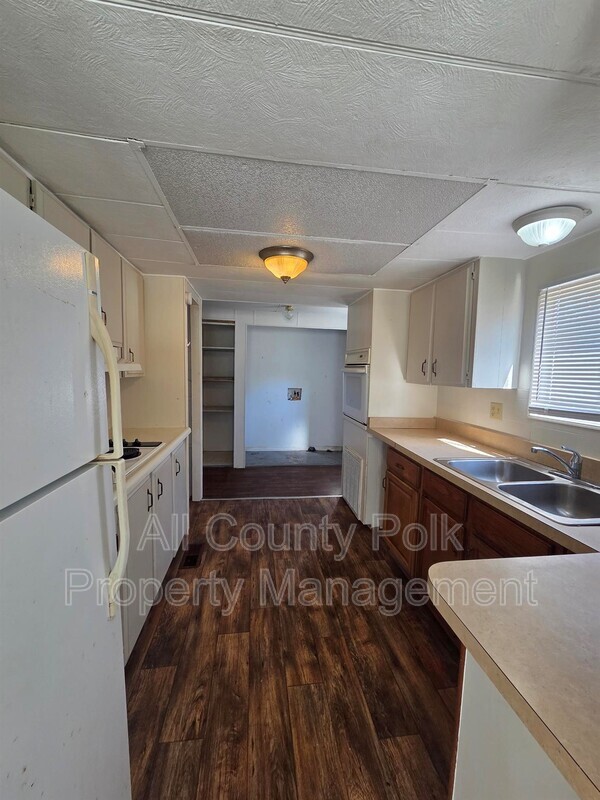 Foto del edificio - 2735 W 10th St