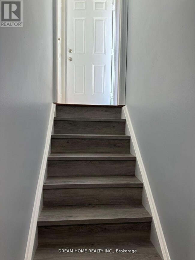 Building Photo - 11 Argelia Cres