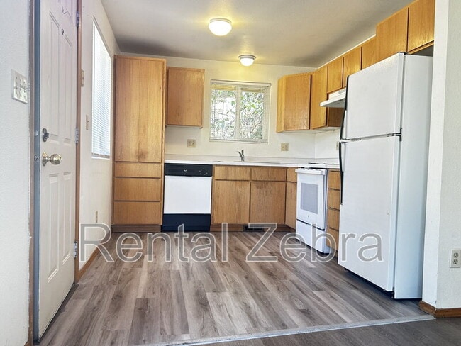 Foto del edificio - 1812-1818 NE Wichita Way