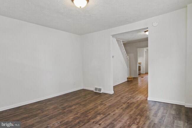 Building Photo - Charming Three Bedroom in Steelton!