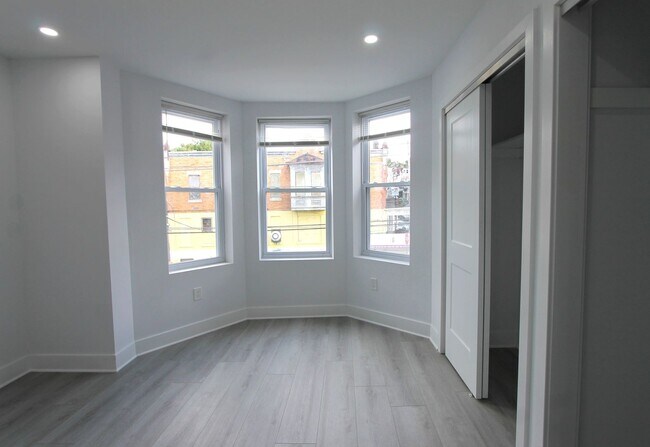 Foto del edificio - 103 E Coulter St