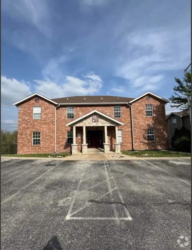 Building Photo - 2901 Vinyards Pkwy