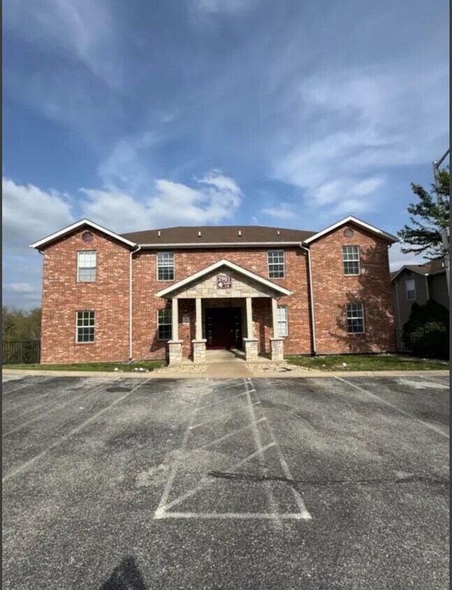 Primary Photo - 3 bedroom/2 bath condo unit