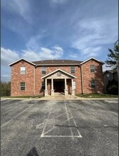 Building Photo - 2901 Vinyards Pkwy