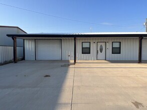 Building Photo - 1625 County Rd 7340
