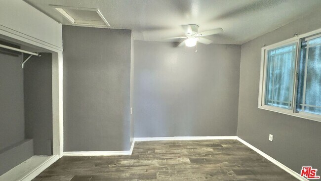 Foto del edificio - 4052 W 103rd St