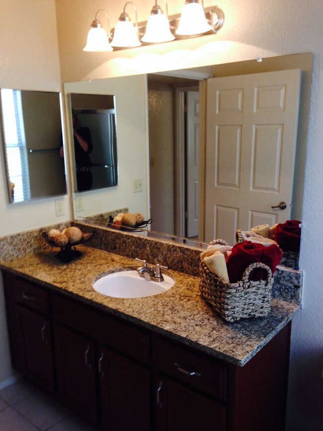 Cottonwood Grove Apartments Clovis, CA