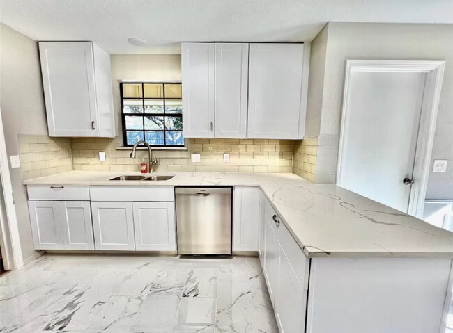 Foto del edificio - 802 E Concord Ln