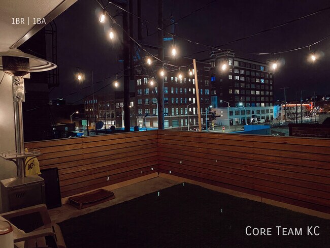 Building Photo - 1914 Main St