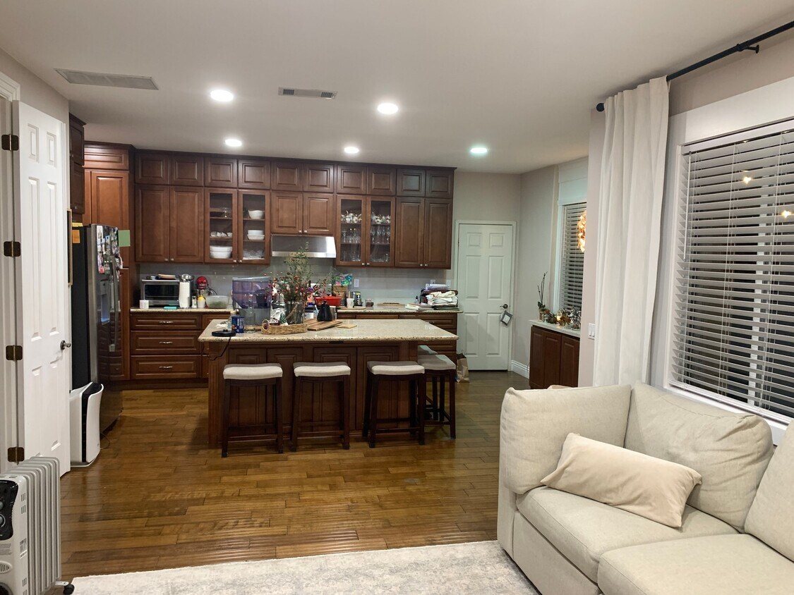 Foto del edificio - 15852 Amston Ct