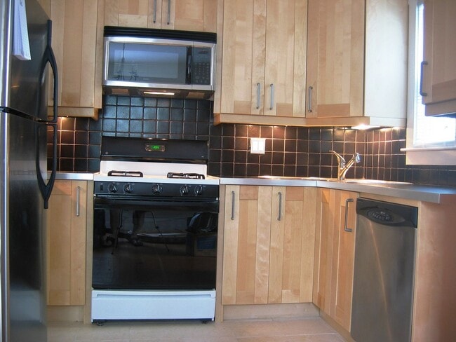 Check out this 4 bed 2 bath in BRIGHTON - Check out this 4 bed 2 bath in BRIGHTON House