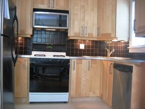 Building Photo - 24 Eastburn St