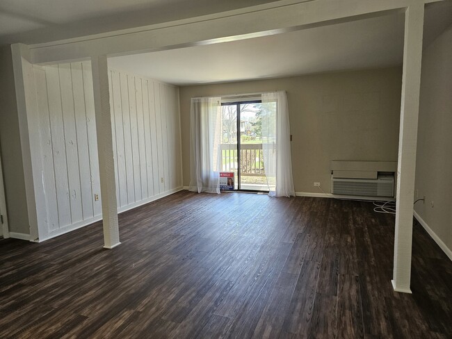Building Photo - 580 Somerset Ln
