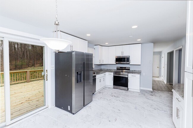 Foto del edificio - 4 Bedroom Home on 5 Acres of Land in Beautiful Upper Marlboro Maryland