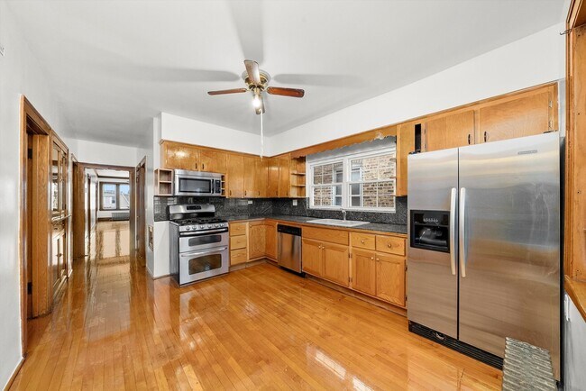 Foto del edificio - 5223 W School St