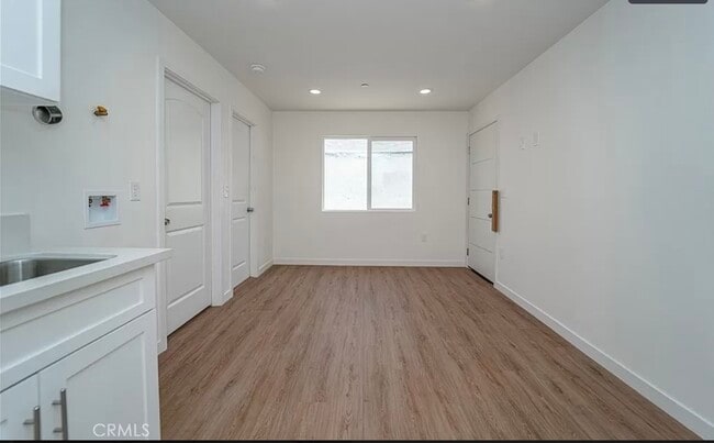 Building Photo - 1107 E 103rd Pl