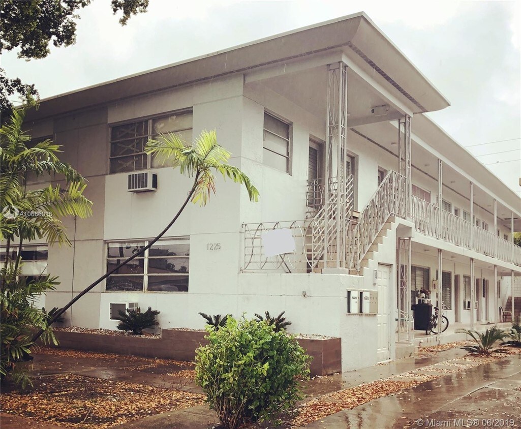 Primary Photo - 1225 Normandy Dr