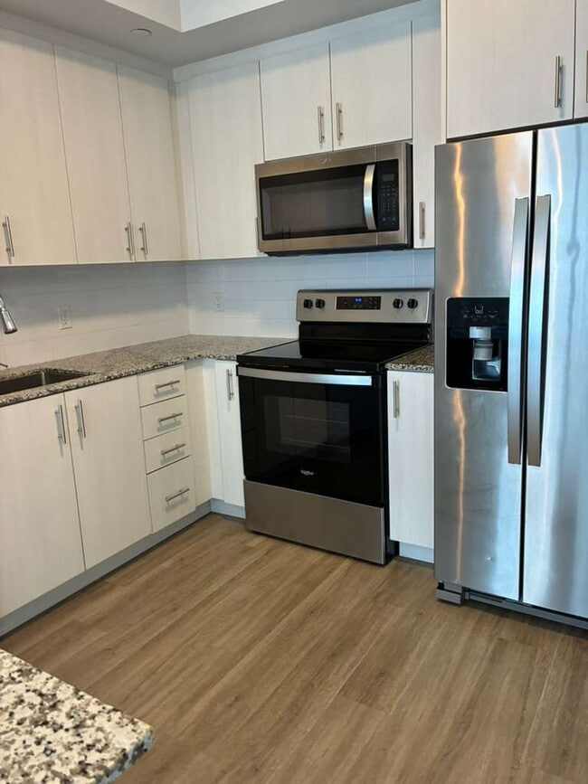 Foto del edificio - 1475 W 31st St