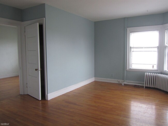 Foto del edificio - 317 Fulton St E