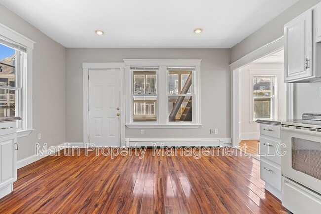 Photo - 23 Park St Apartment