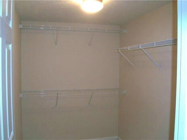 Building Photo - 16608 Brownstone Ct