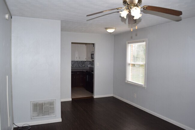 Building Photo - 215 Settlers Landing Road