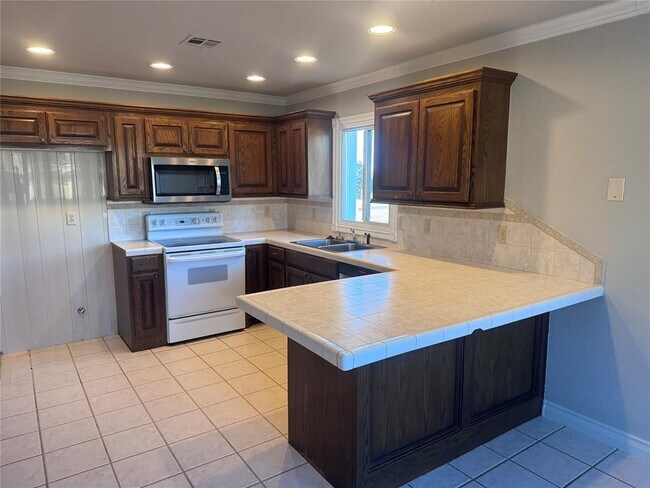 Foto del edificio - 5104 Triplett Rd