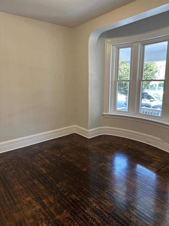 Foto del edificio - 544 W James St