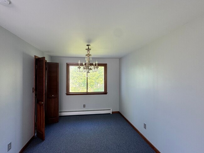 Foto del edificio - 559 Frankhauser Rd